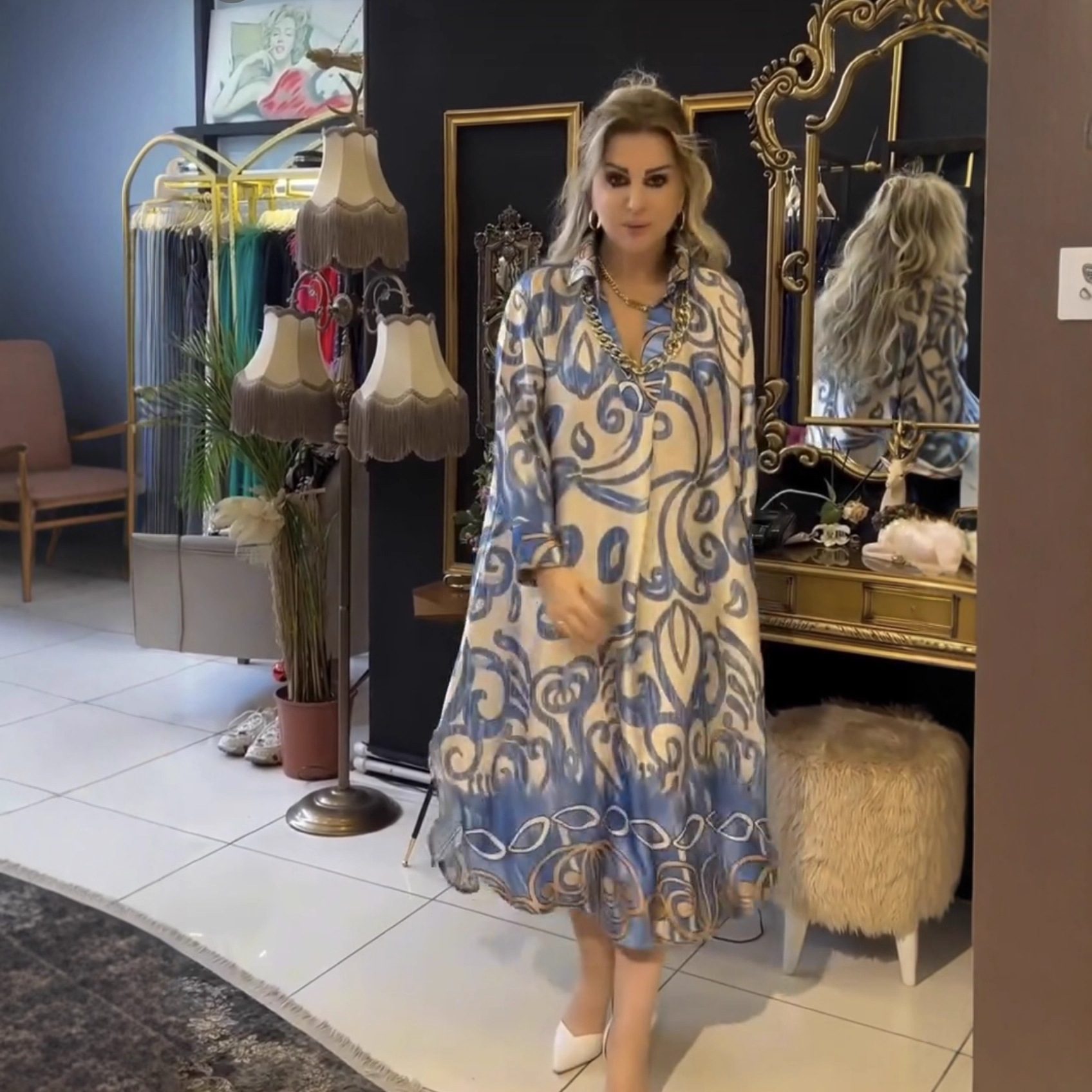 فستان سيدات طويل الأكمام مطبوع مع تطريزات