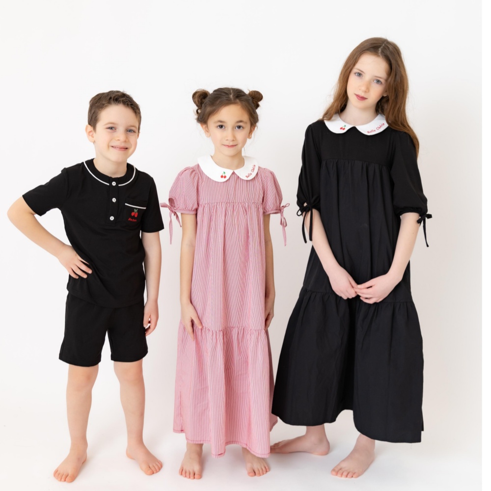 مجموعة AP SS26 Friday Night Pinstripe للأطفال، قمصان قطنية مخططة للأولاد والبنات، طقم ملابس عائلية متناسقة