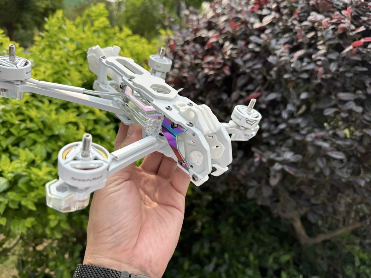 طقم إطار SpeedyBee Mario 5 الأبيض غير المجمع مع أذرع قنوات LED كقطع غيار FPV DIY