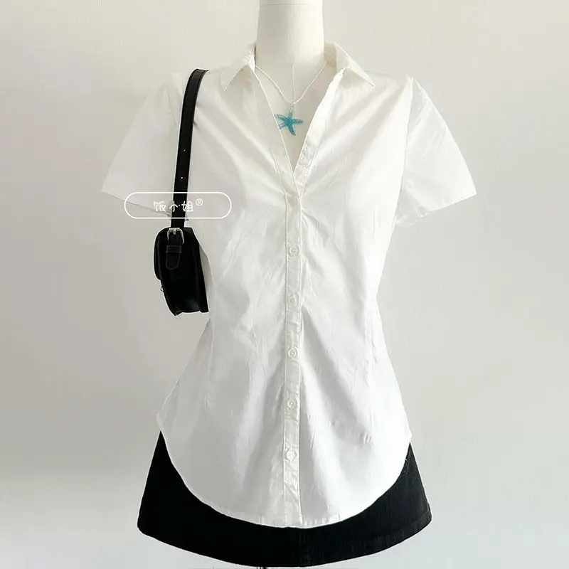 بلوزة عصرية على طراز Preppy بياقة مقلوبة وياقة على شكل V وأكمام قصيرة تناسب كل مباراة Harajuku ملابس بسيطة ضيقة Y2k قطع علوية بأزرار