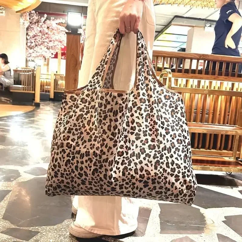 حقيبة تسوق يدوية ذات سعة كبيرة بطبعة الفهد حقيبة يد نسائية يومية قابلة للطي