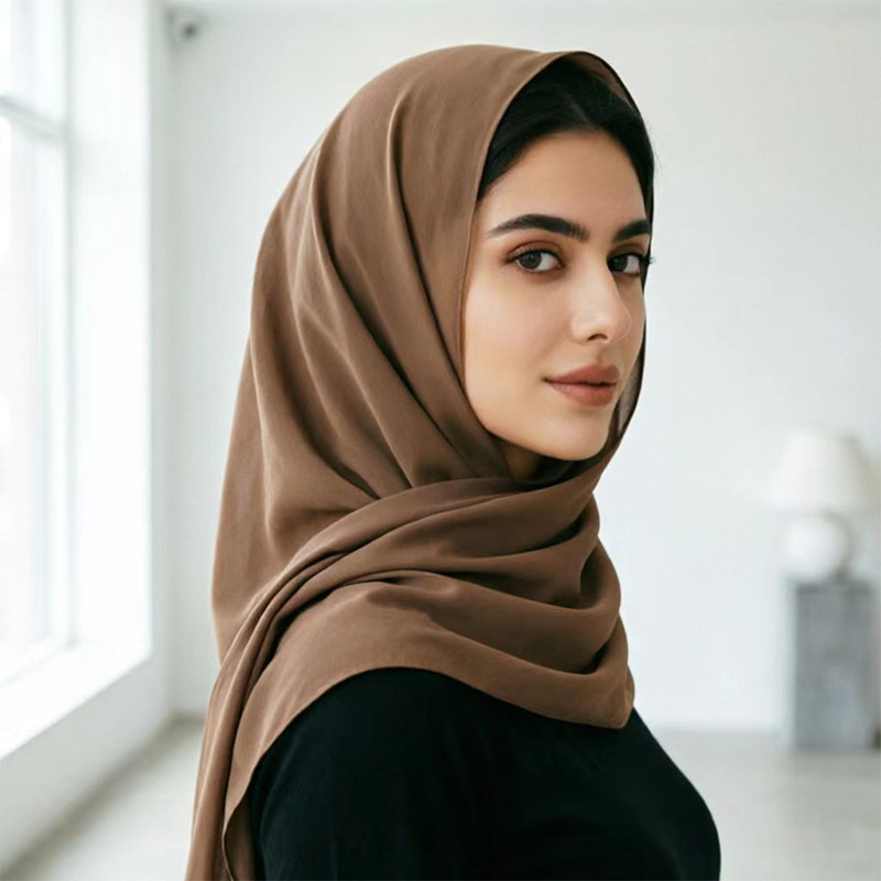 shawl حريري خفيف مع كابوشون