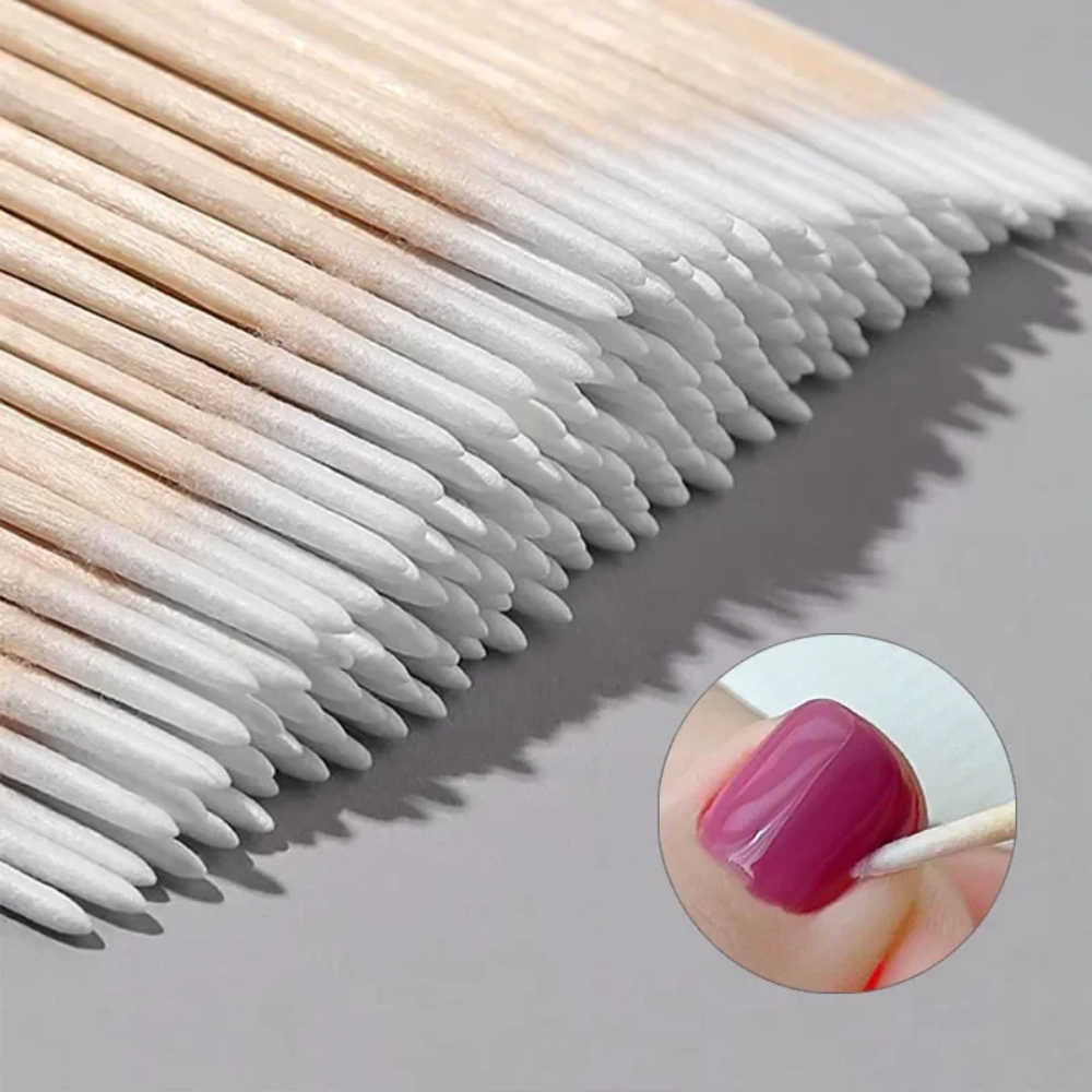 100/300/500 مسامير Wooden Tip Cotton Stick Buds القطنية المزودة بأعواد قطنية قابلة للتخلص منها أدوات تصحيح تفصيلي فائق لمنعم الأظافر أدوات تنظيف الأظافر أدوات المانيكير