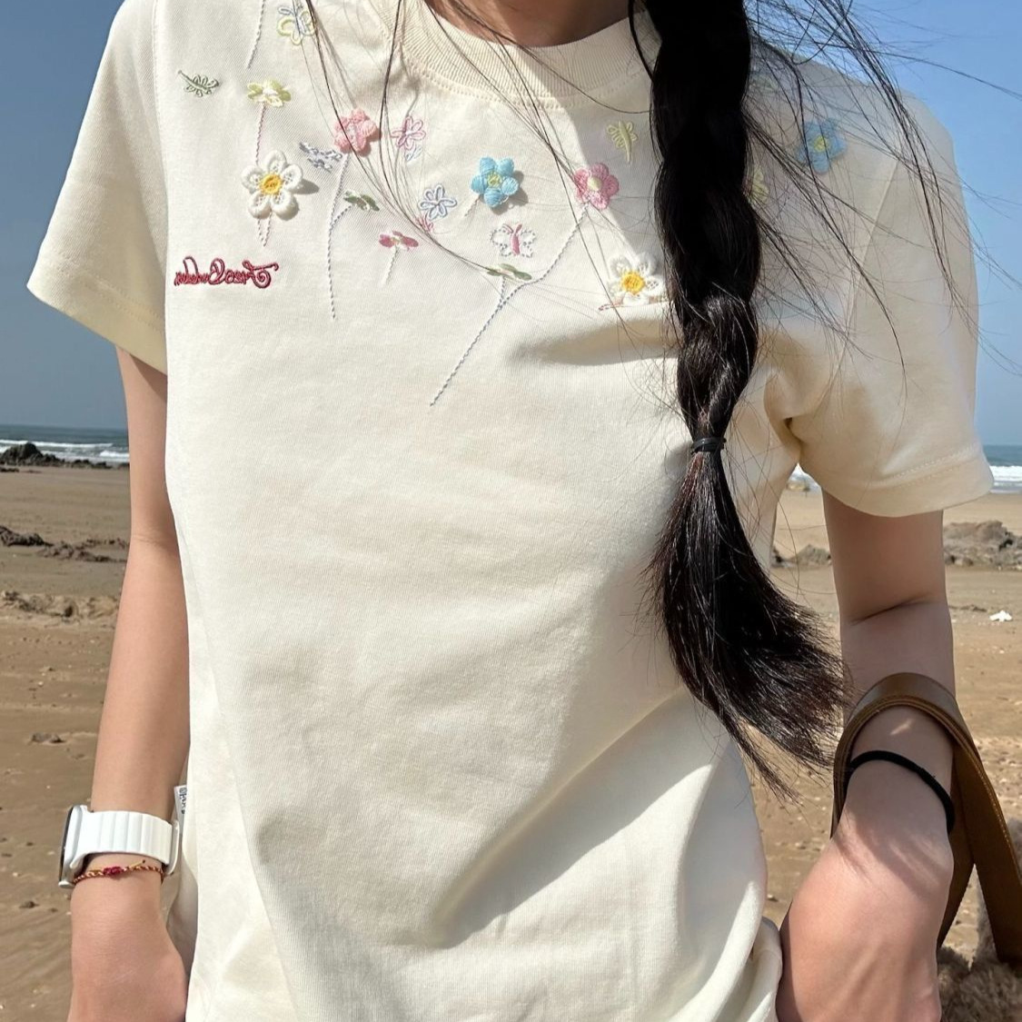 تي شيرت نسائي قصير الأكمام بالطراز الكوري