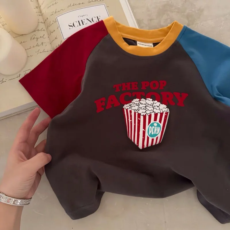 تي شيرت صيفي للأطفال لعام 2025 ملابس أطفال عصرية مطبوعة بأكمام قصيرة تي شيرت للأطفال والأولاد والبنات تي شيرت مرقع برقبة دائرية