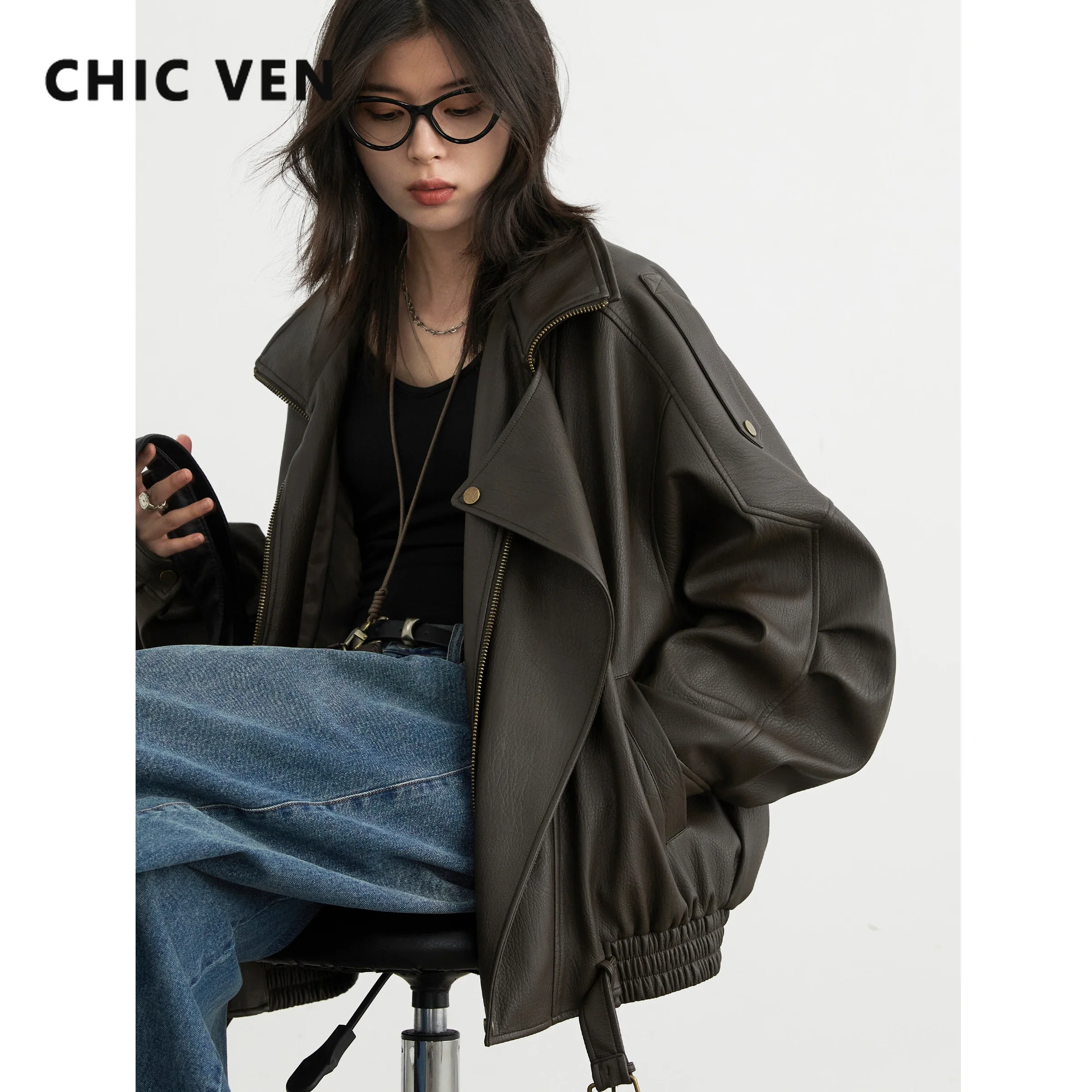 جاكيت نسائي من CHIC VEN من الجلد الصناعي، تصميم فضفاض بلون موحد، ياقة واقفة، طراز ريترو جديد، معطف دراجات نارية، موديل ربيعي خريفي 2026