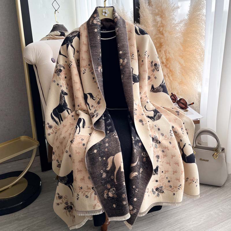 shawl بالطّرز مع حبّايات وفرس